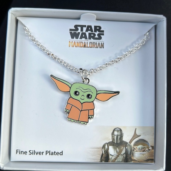 Disney Star Wars necklace - Picture 1 of 2
